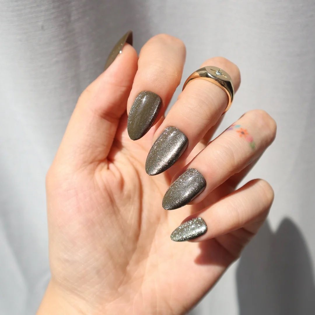 Nail Reformation Confidence at Your Fingertips 32 Piece Press On Nails Glitter
