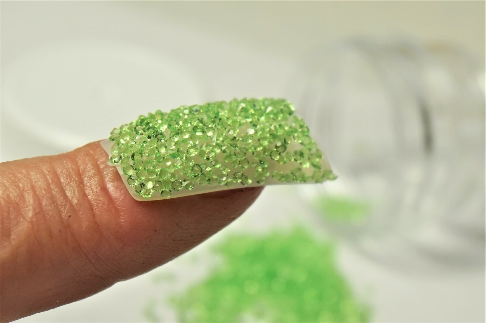 PREMIUM GREEN CRYSTALS FOR NAILS 1000 Pixiecrystals Nail Art Small Gift