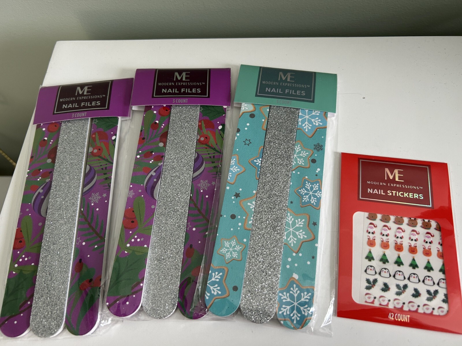 Modern Expressions Holiday Nails Files and Nail Stickers, Set of 4, NEW
