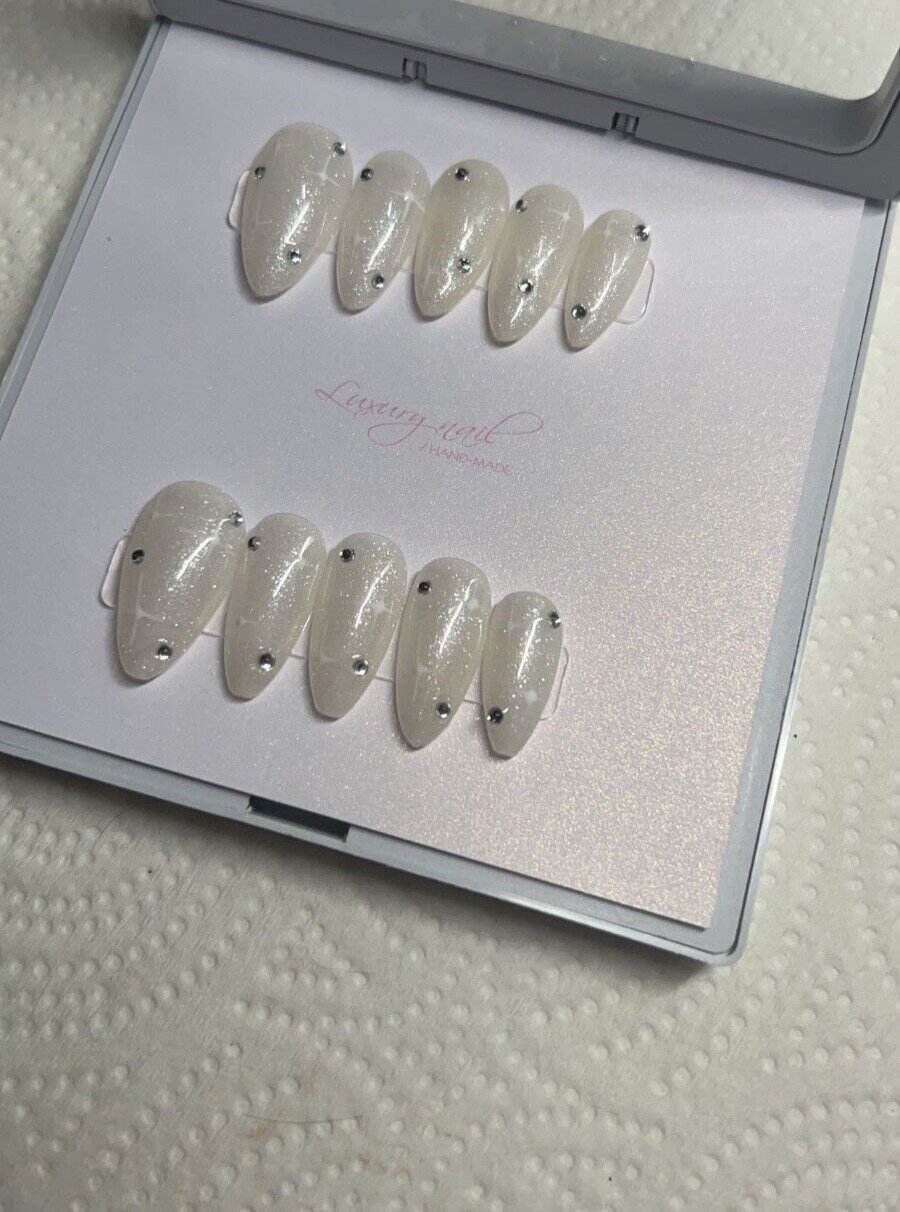 Medium Almond Gel Press on nails| Sparkly|Gems|Handmade