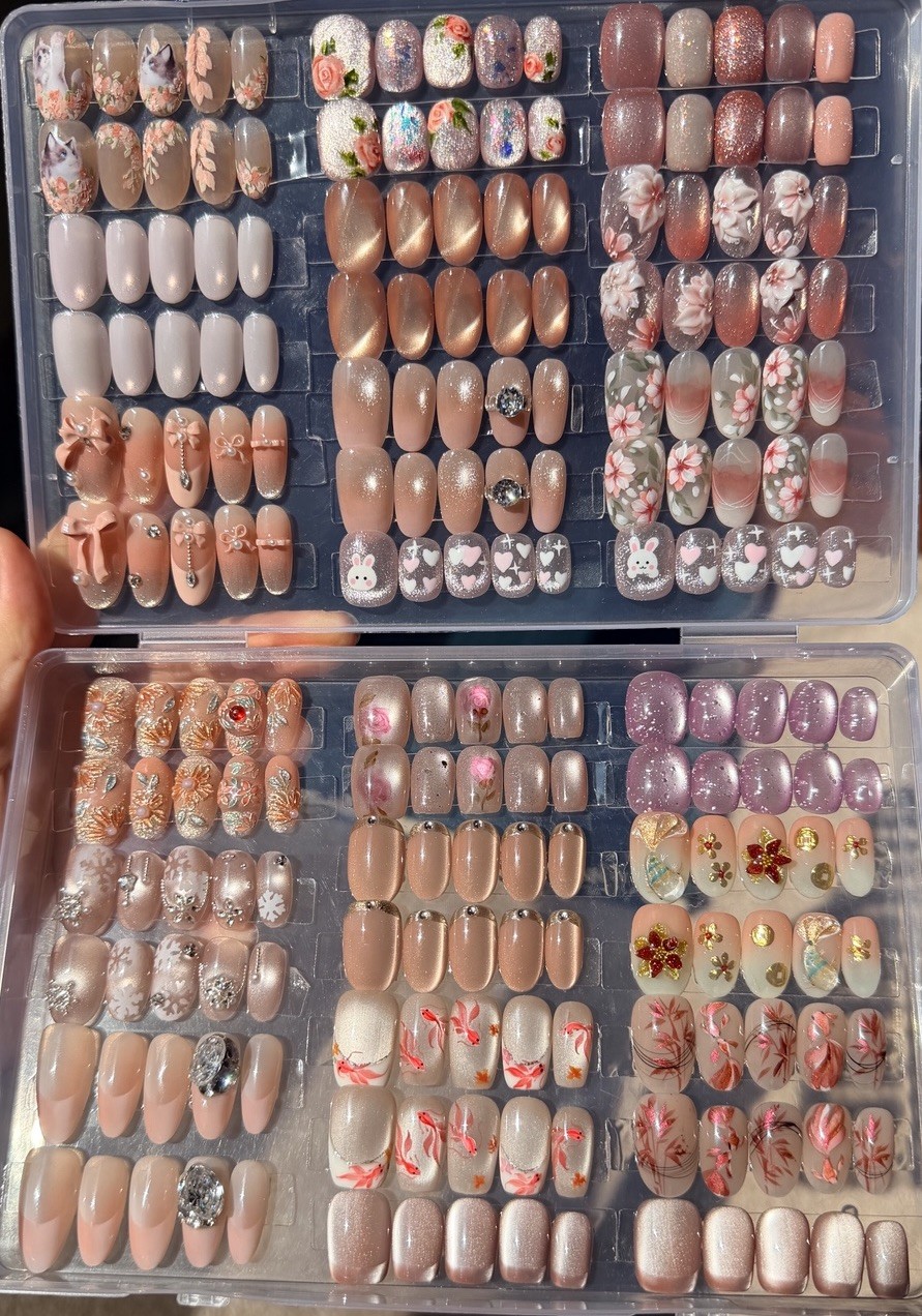 USED press on nails short handmade with box, slightly used, 20 sets, size M