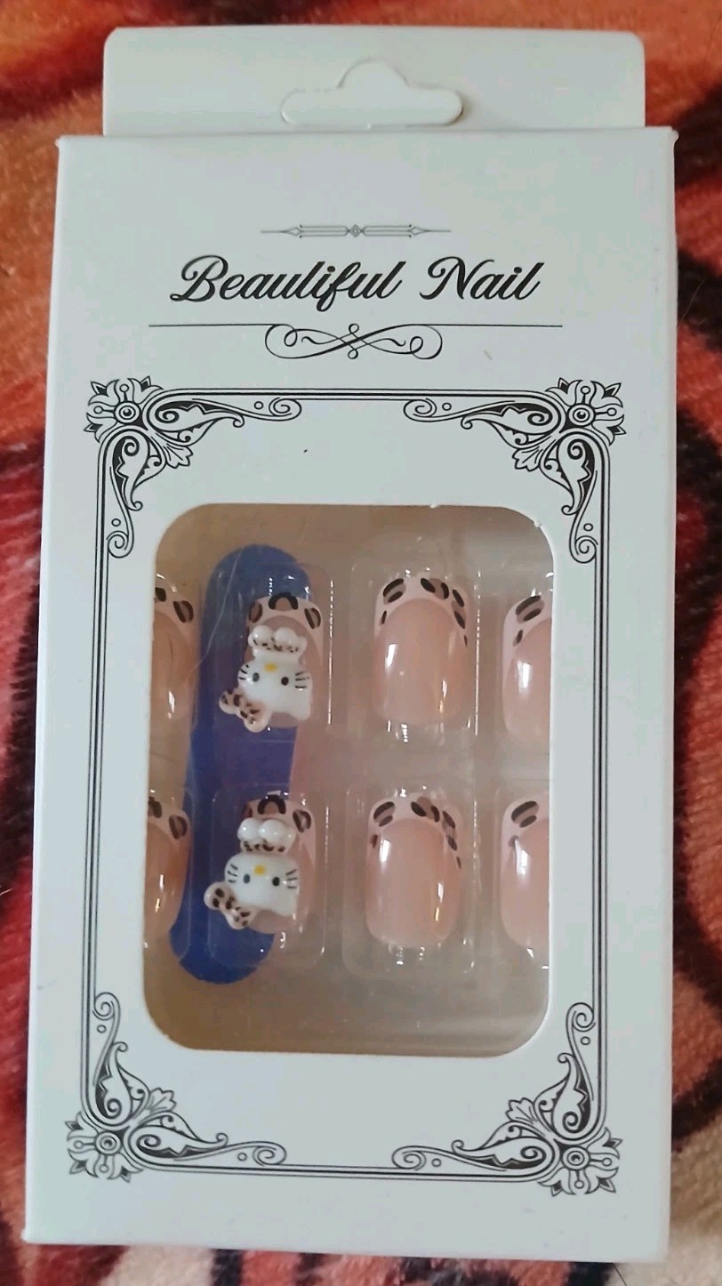 Womens Hello Kitty Cheetah Accent False French Nails