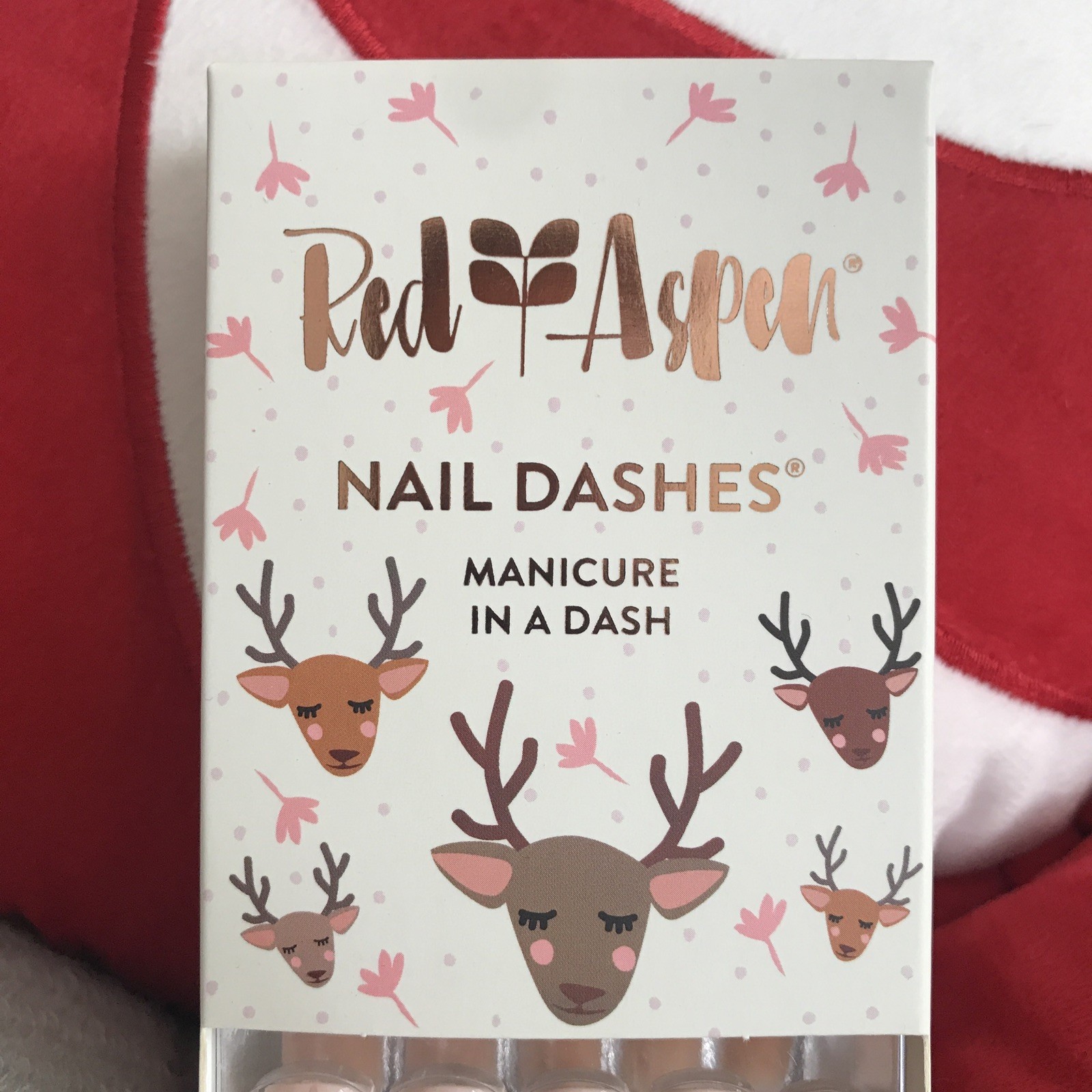 Cream W/ Deer Pattern, Short, Square, Shiny, Winter, Holiday Press On Nails