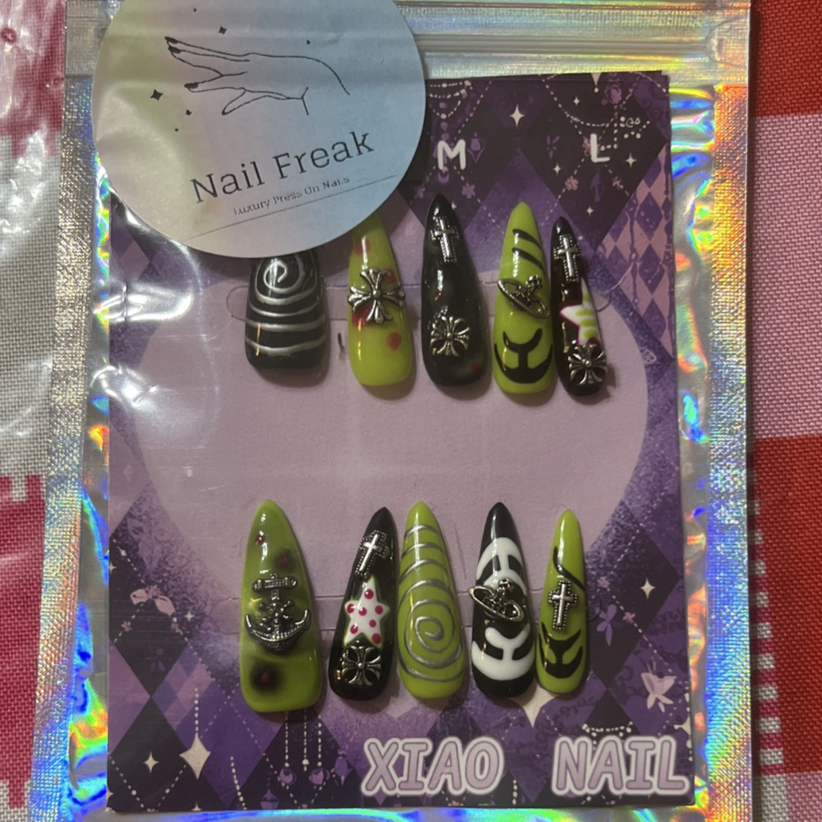 8 Small Sized Nail Press On Sets