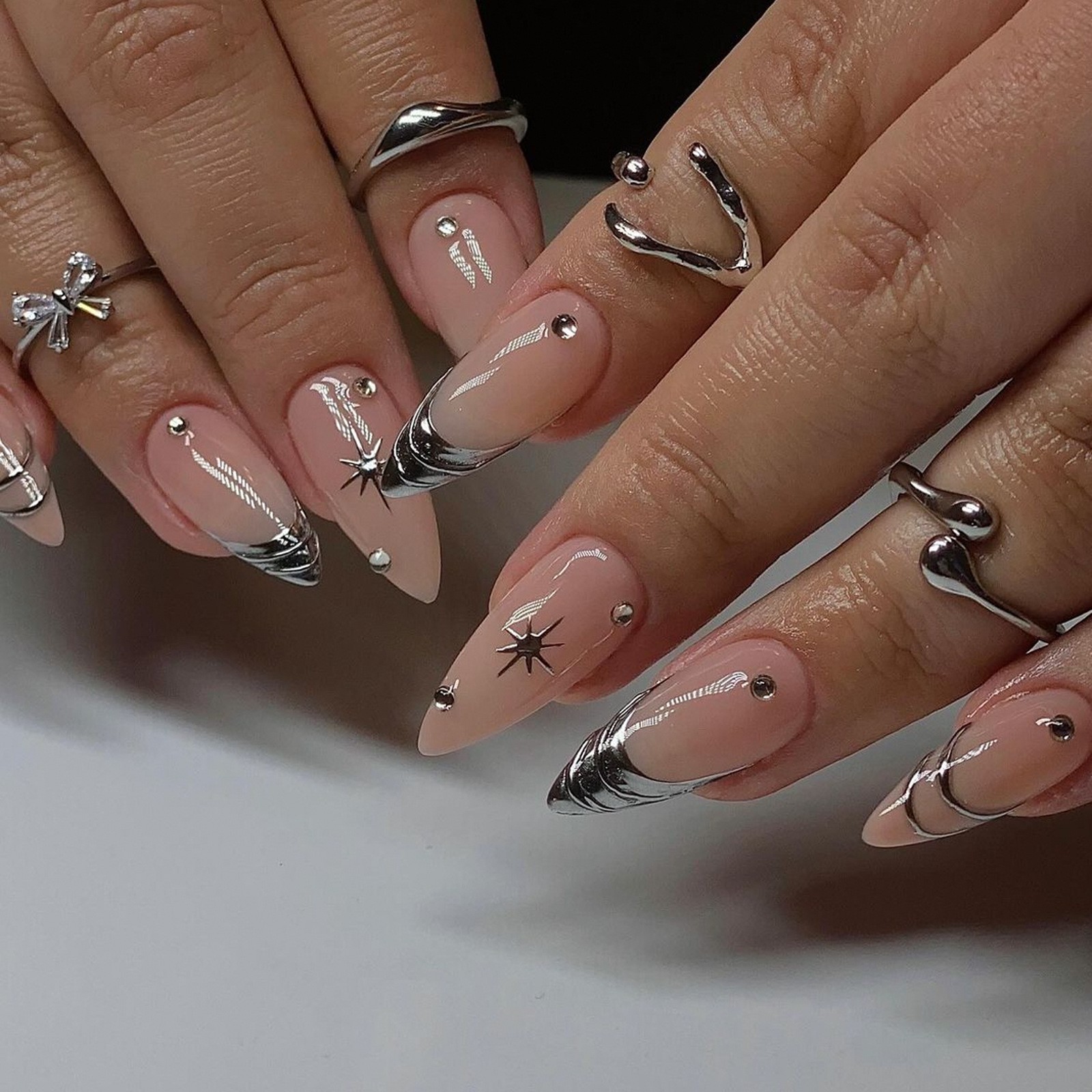 24pcs Sliver Chrome French Press On Nails-Nude Base with Starburst&Metallic Tips