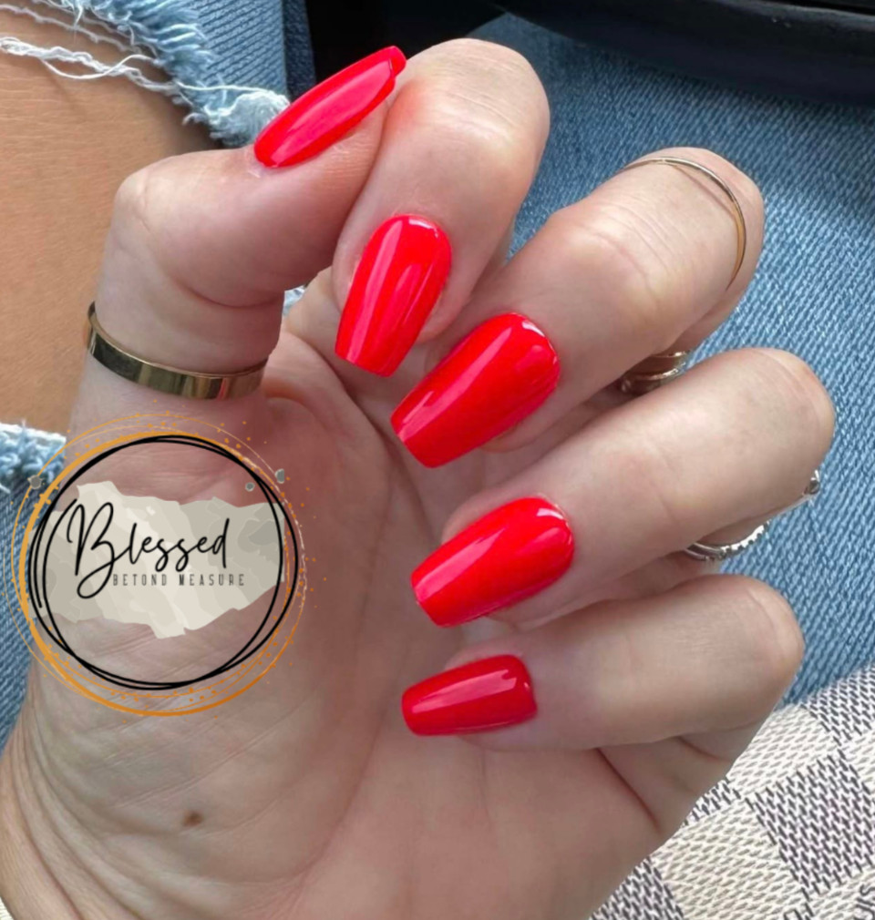 Red Aspen Press On Nails~STAR POWER, RIPLEY~ Red~Medium ~Coffin