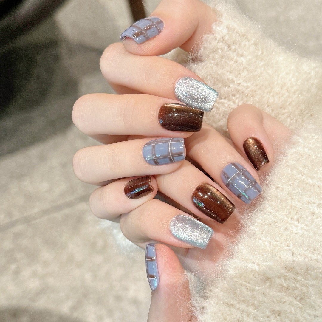 Press on nails short “Fall and Winter Hand-Drawn Plaid Designs”