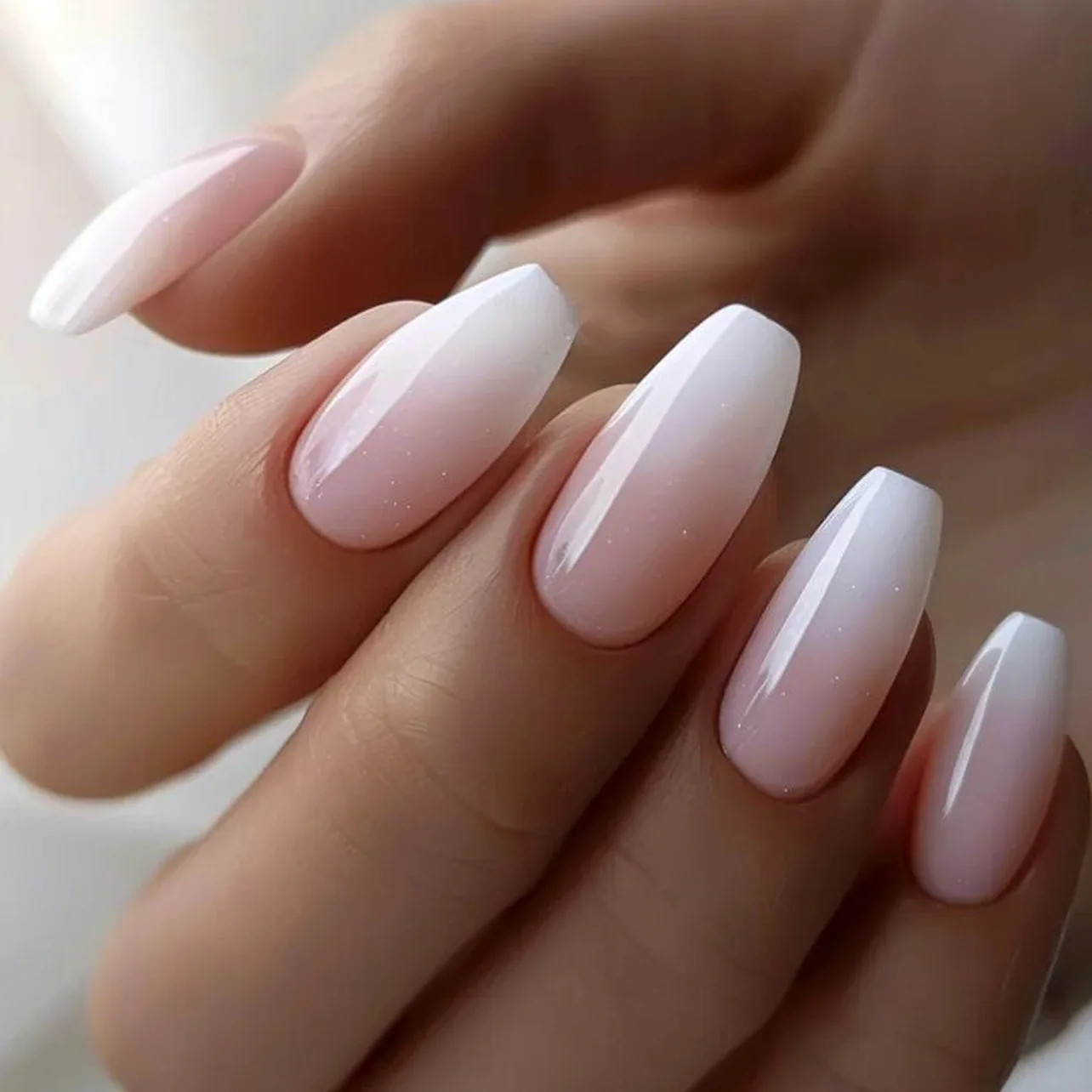 24Pcs Simple Square Head Fake Nail with Nude Design White Gradient French Press