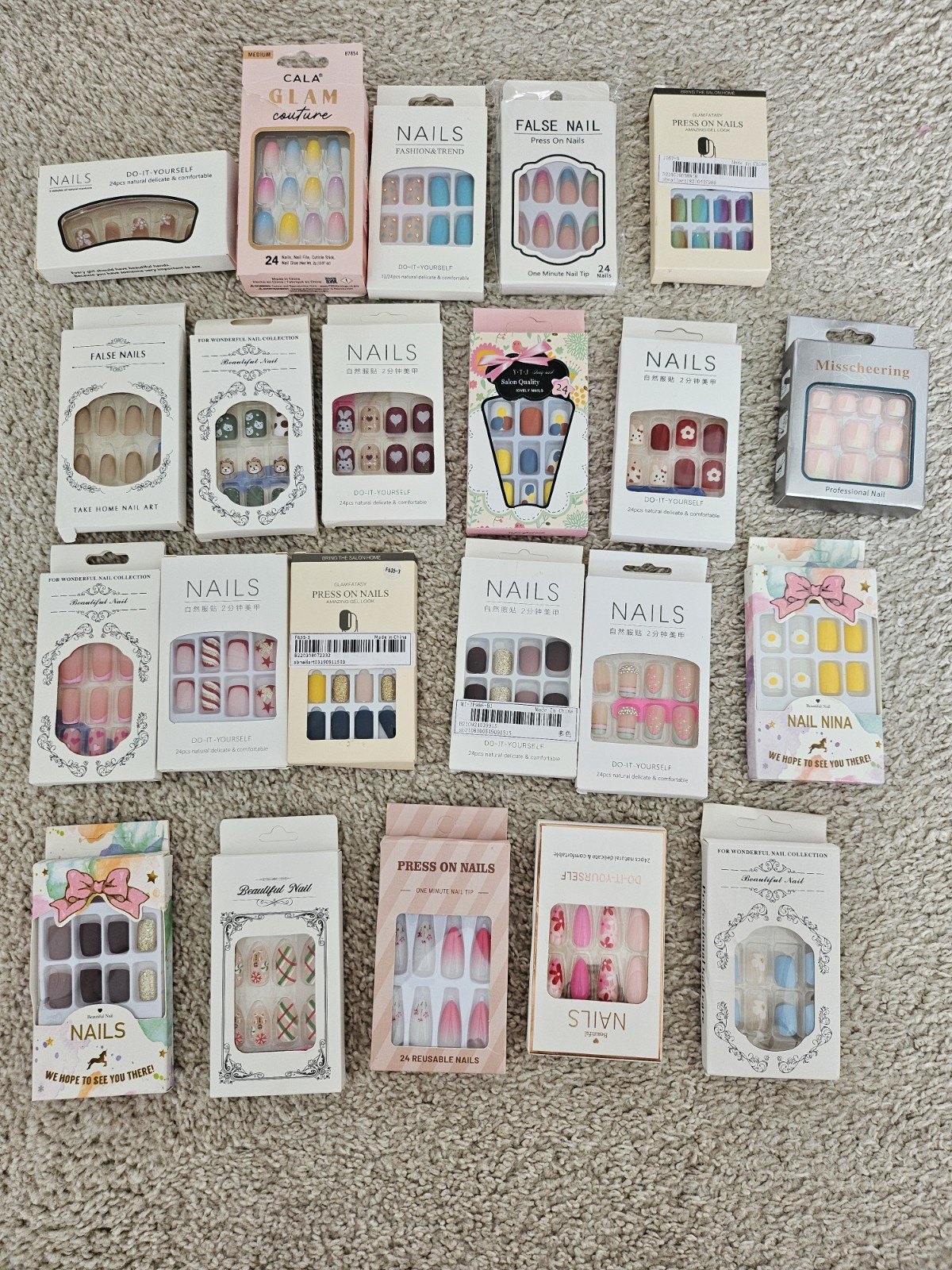 Lot Of 22 False Nail Sets (21 hands, 1 toes)