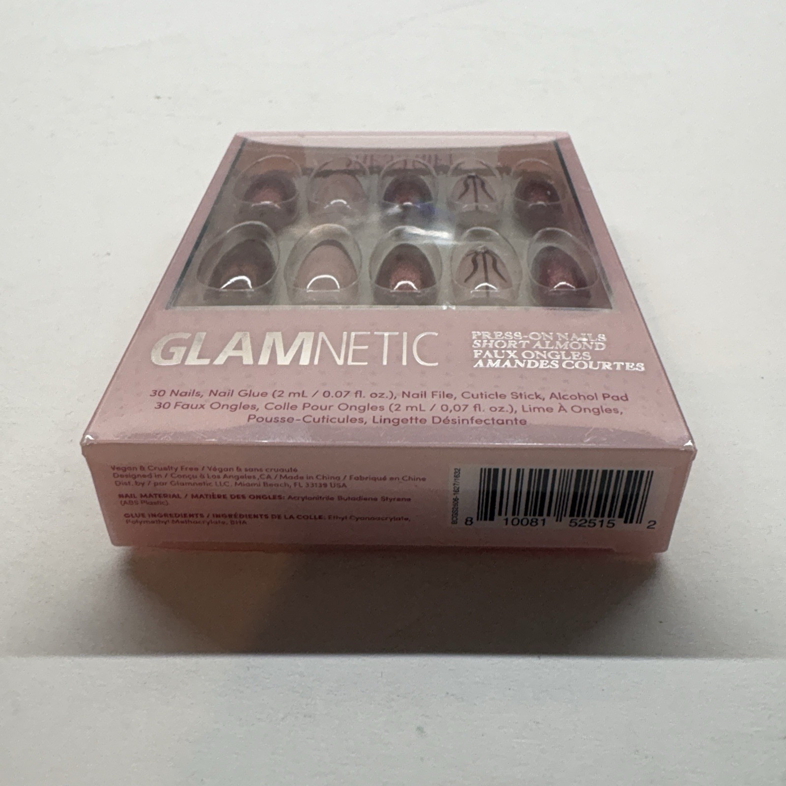 Glamnetic Press On Nails She’s a Gift Short Almond 30 nails Bow Christmas