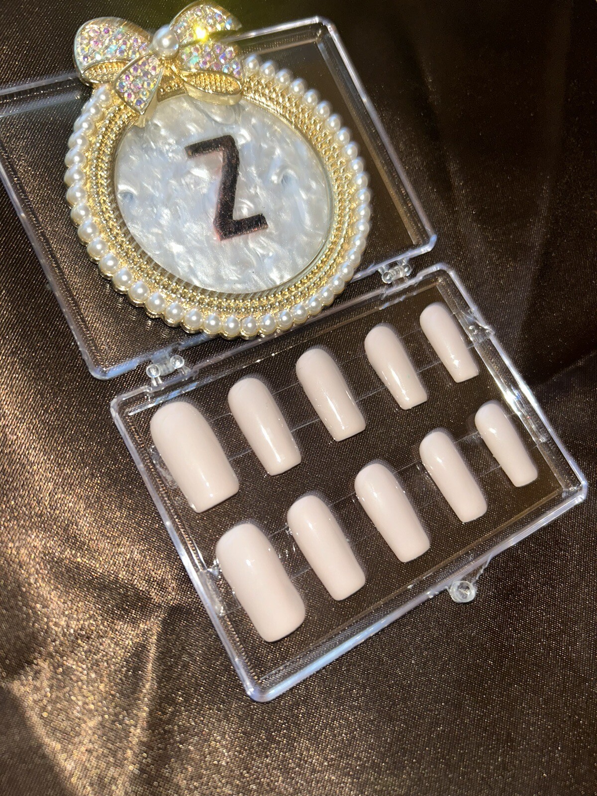 Z NAILZ! Handmade Elegant Beige M Square Shiny Press On Nails