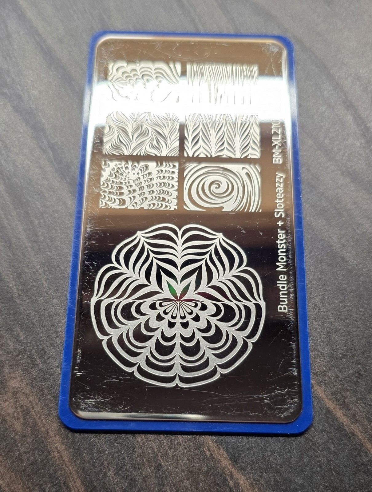 BM-XL210 Maniology Bundle Monster x Sloteazzy Swirl Stripe nail stamp plate Htf