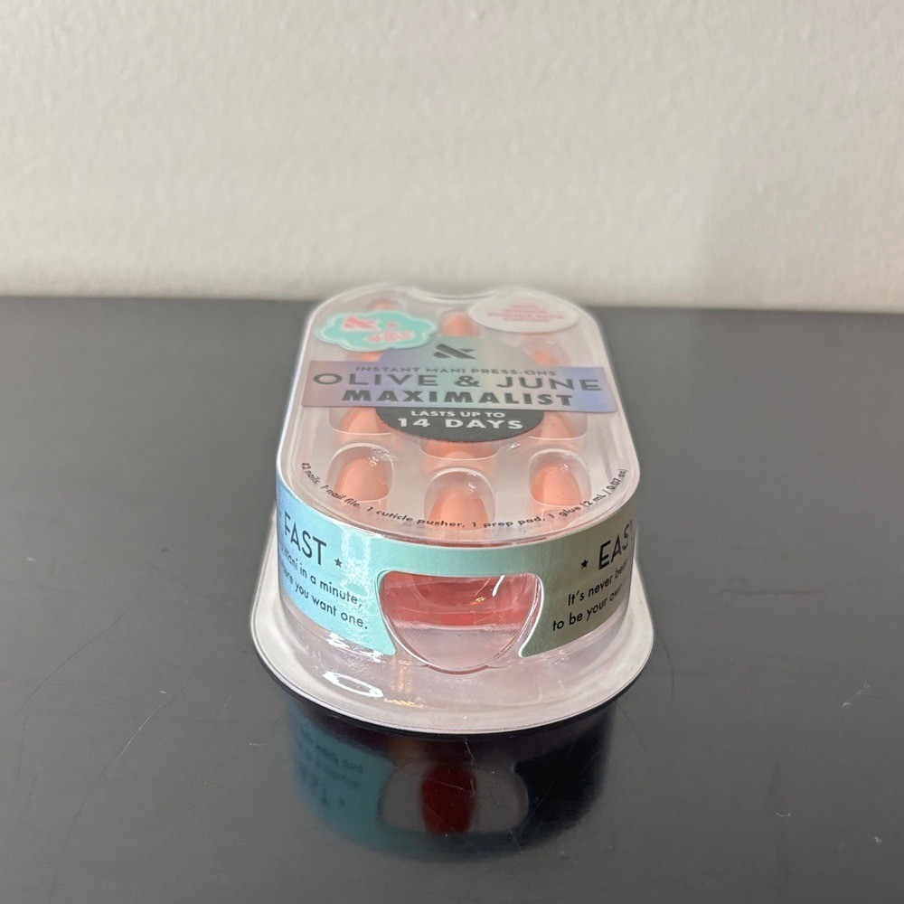 Olive & June Maximalist Instant Mani Press-On Nails – Bounce Back Chrome