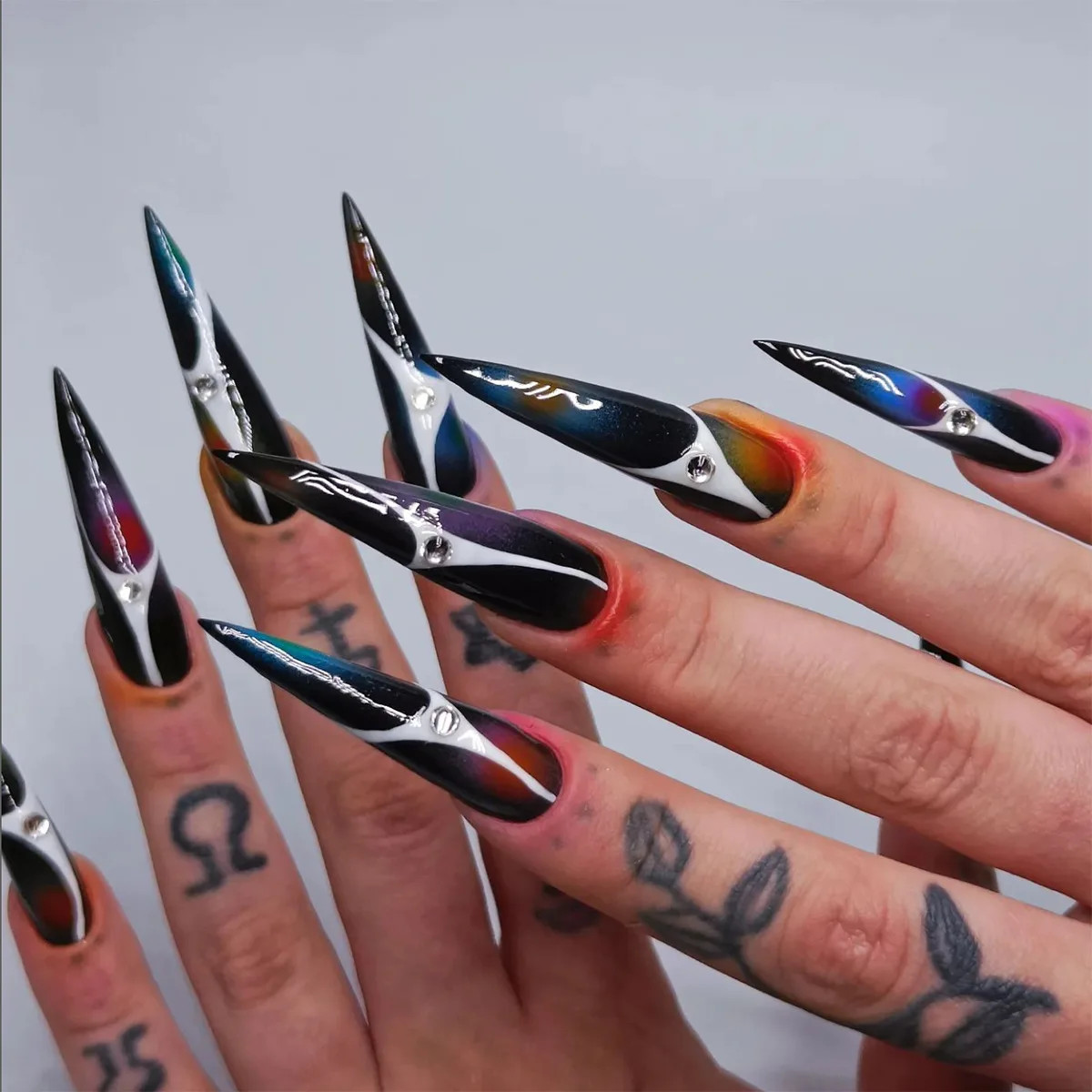 24pcs Y2k Sliver Flame Spider Long Pointed Press on Nails