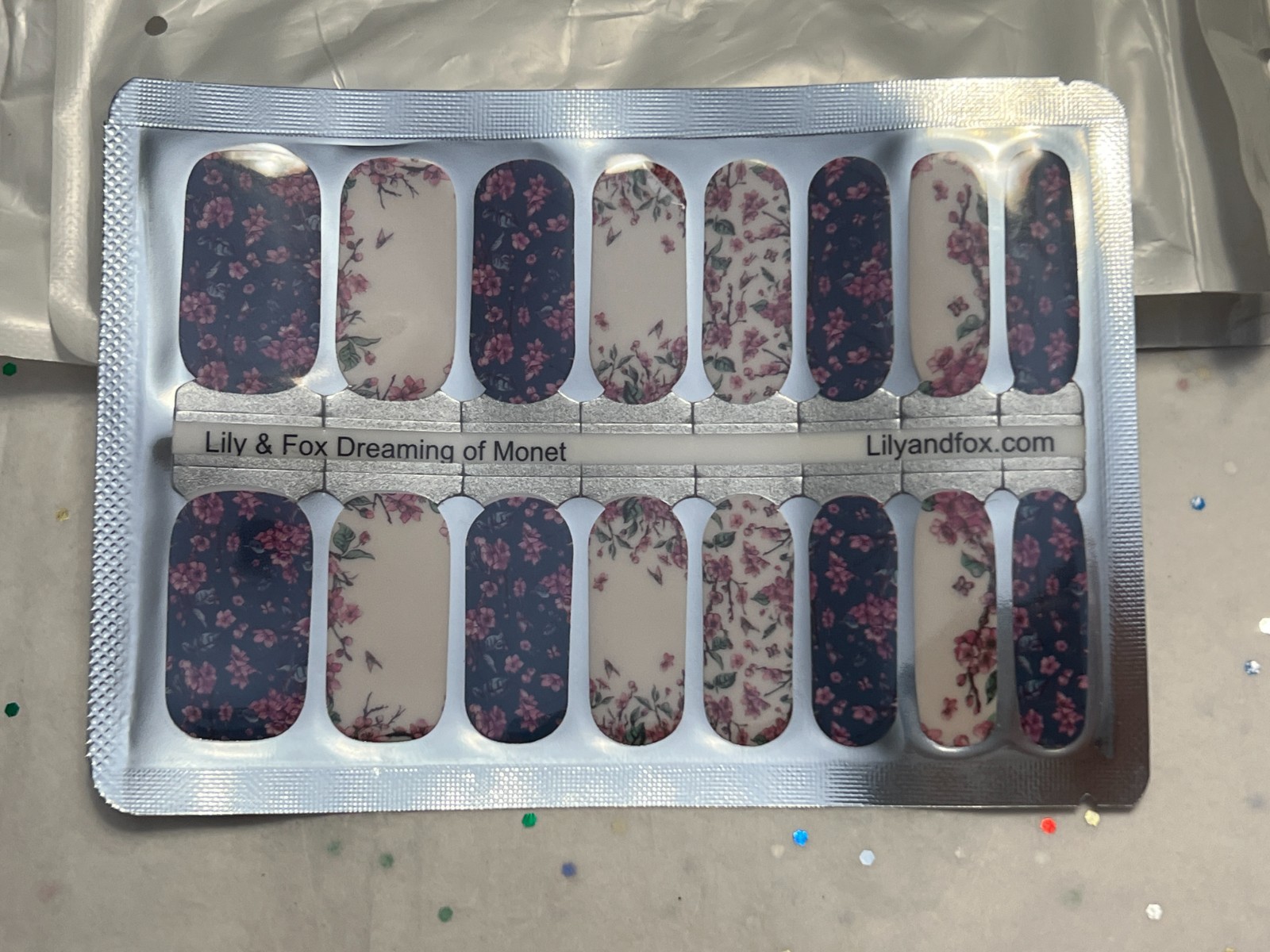 1 SET Lily and Fox Nail Wraps Stickers Self Stick Manicure Sealed Dreaming Monet