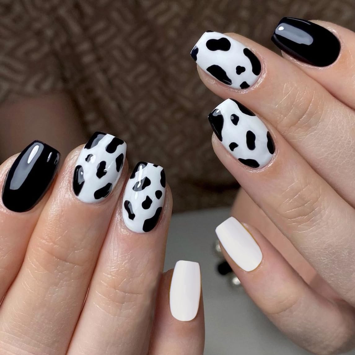 Square Press-on Short Cow Print Nails – 24Pcs Cute Squoval Fake Glossy Black …