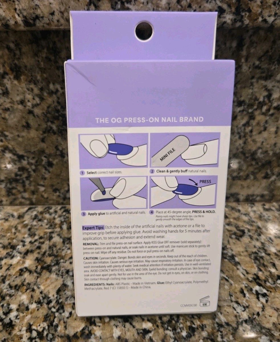 KISS CORE Press On Nails Medium Must Have 32 Nails NIB. Free Shipping