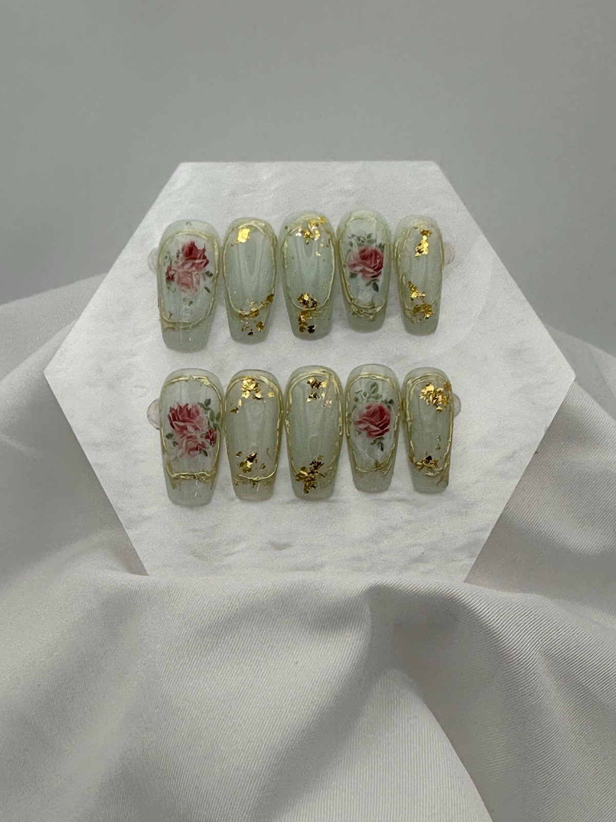 Handmade Gel Press On Nails “Rose & Gold” Sz Xs #0684