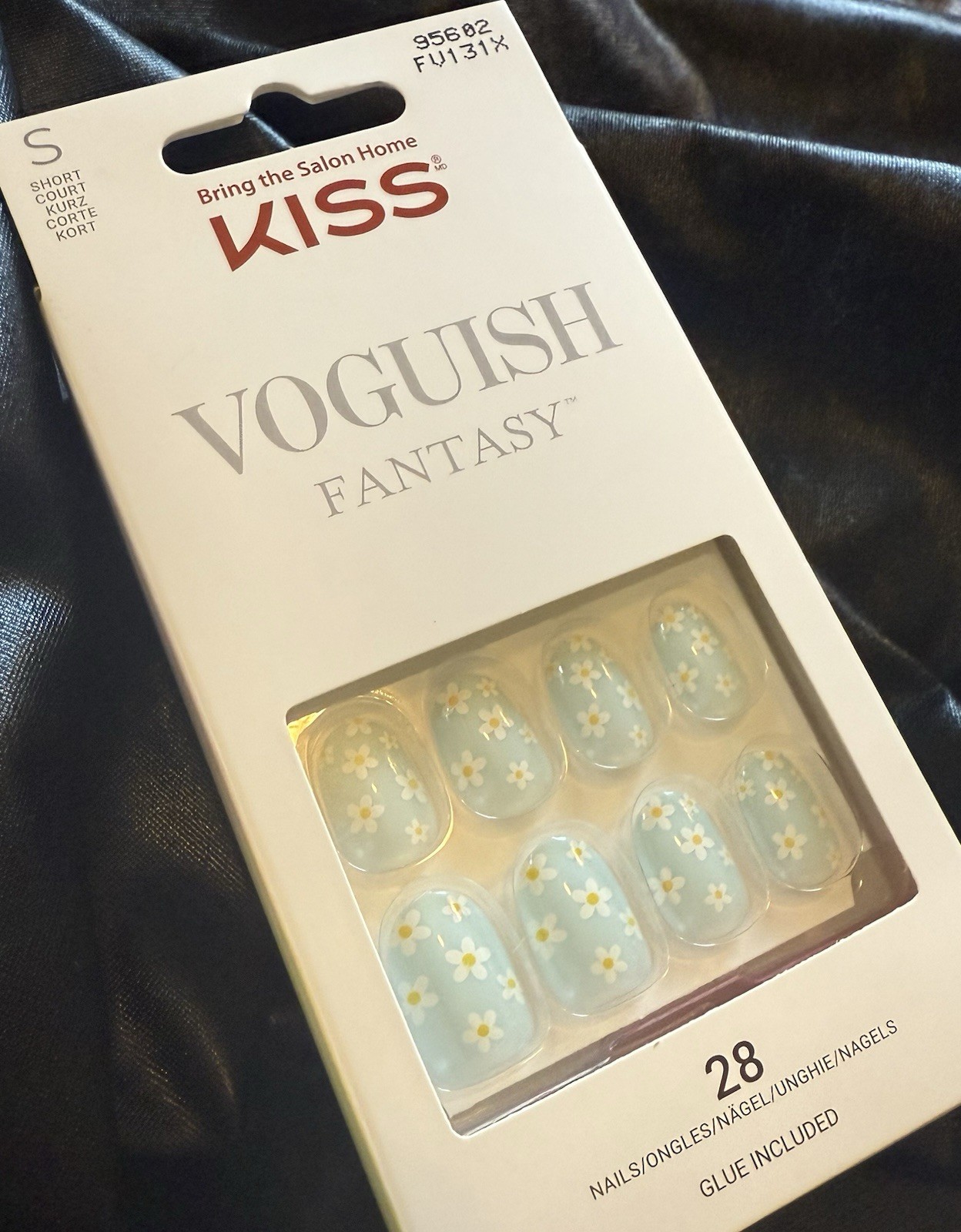 Kiss Voguish Fantasy Press On Nail Set Of 28~Includes Free Gifts💝
