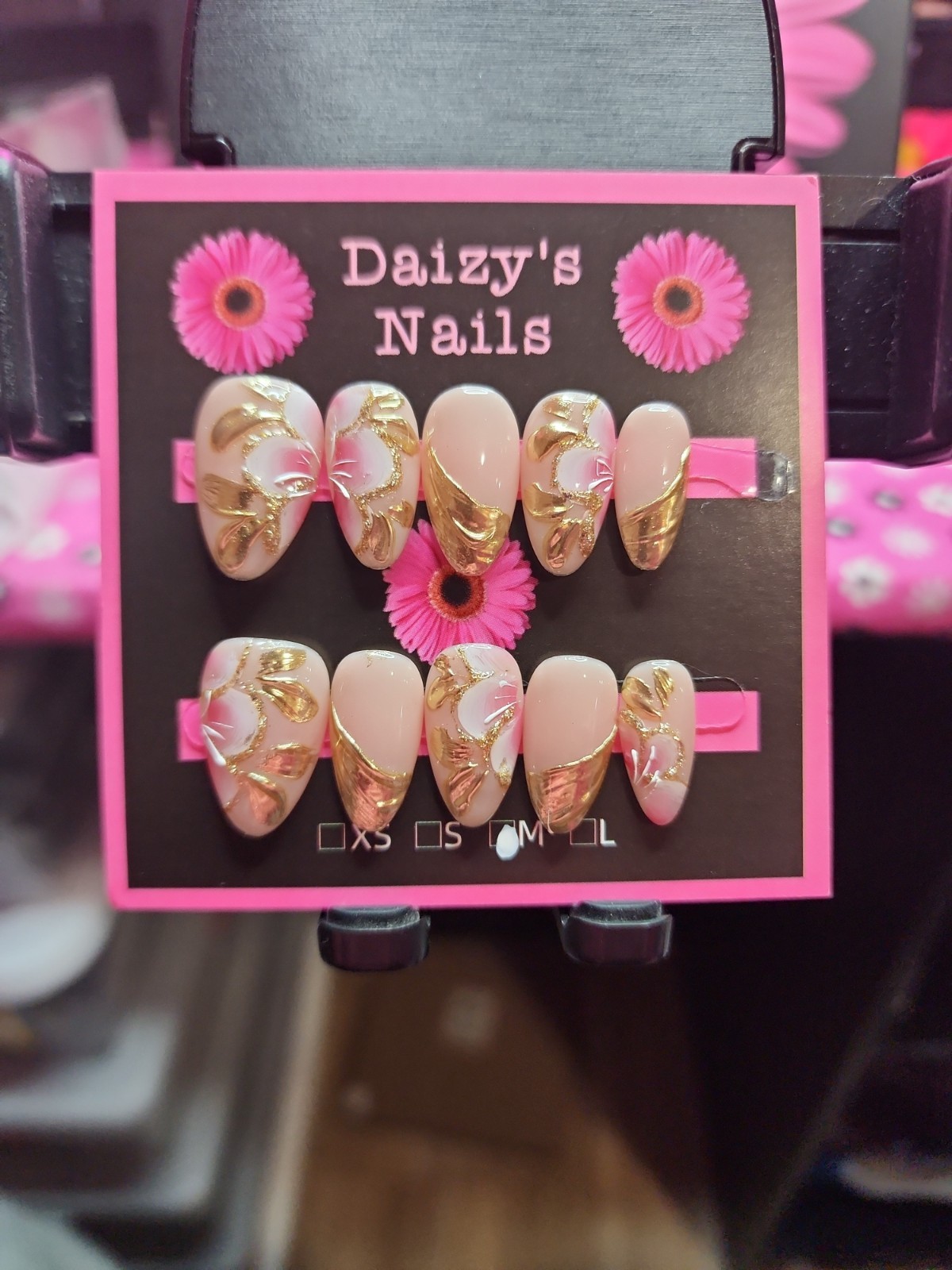 Medium Size Press-on Nail 10Pc Set Handmade Almond Gold Floral 2.0 Cm Length