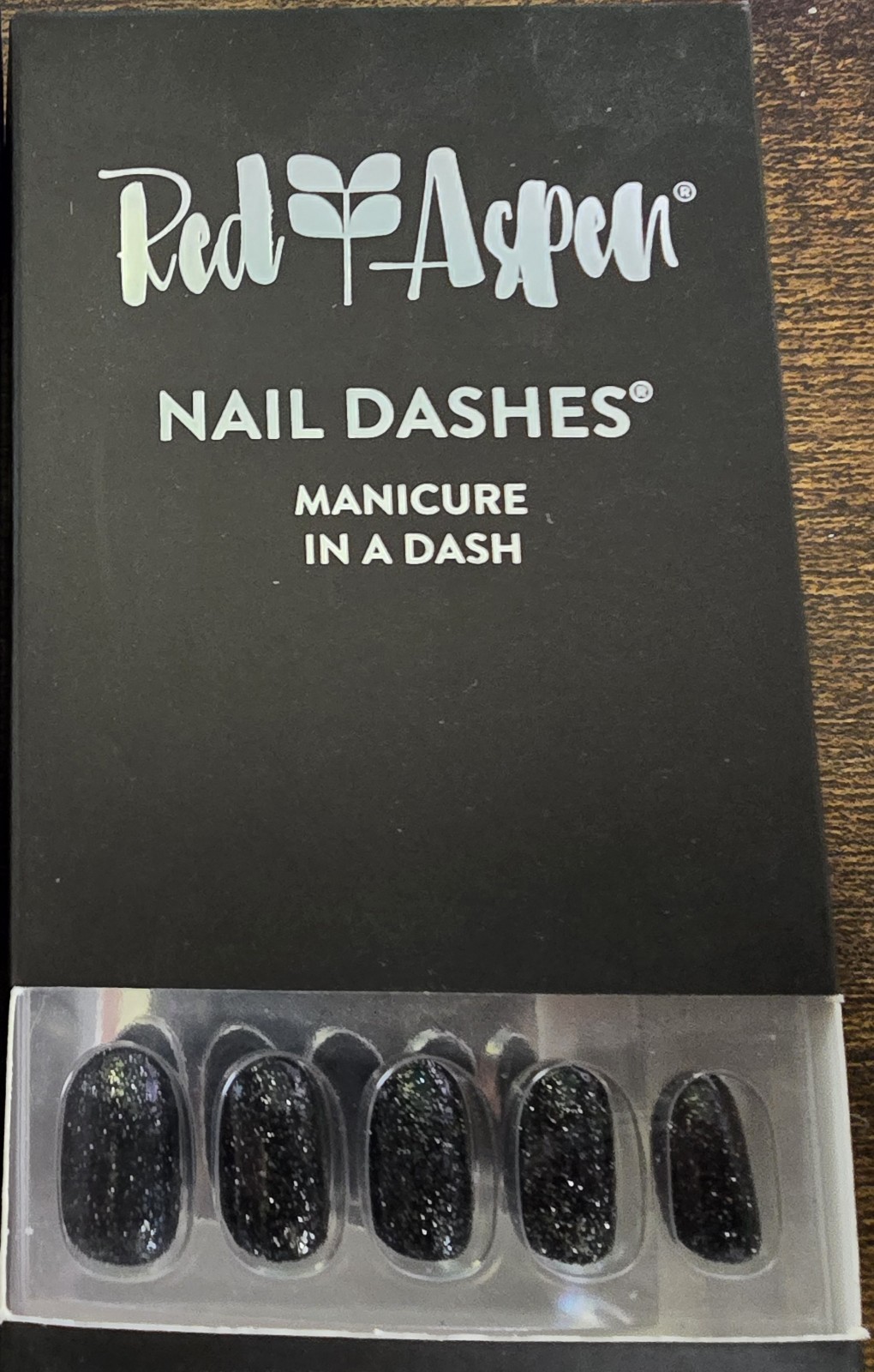 Red Aspen Alicia’s Black Clutch Reusable Nail Dashes 24 Press On Medium Round