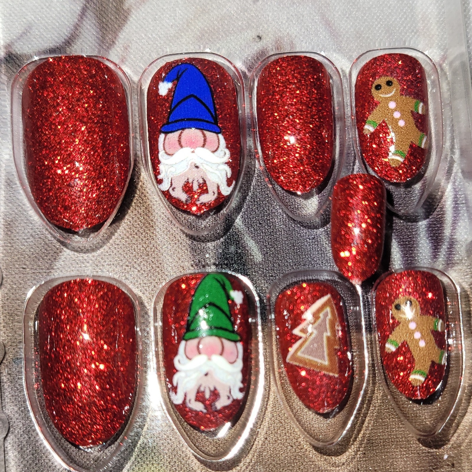 Pre-Designed Press-On Nails Short Oval Christmas Red Glitter Multicolor