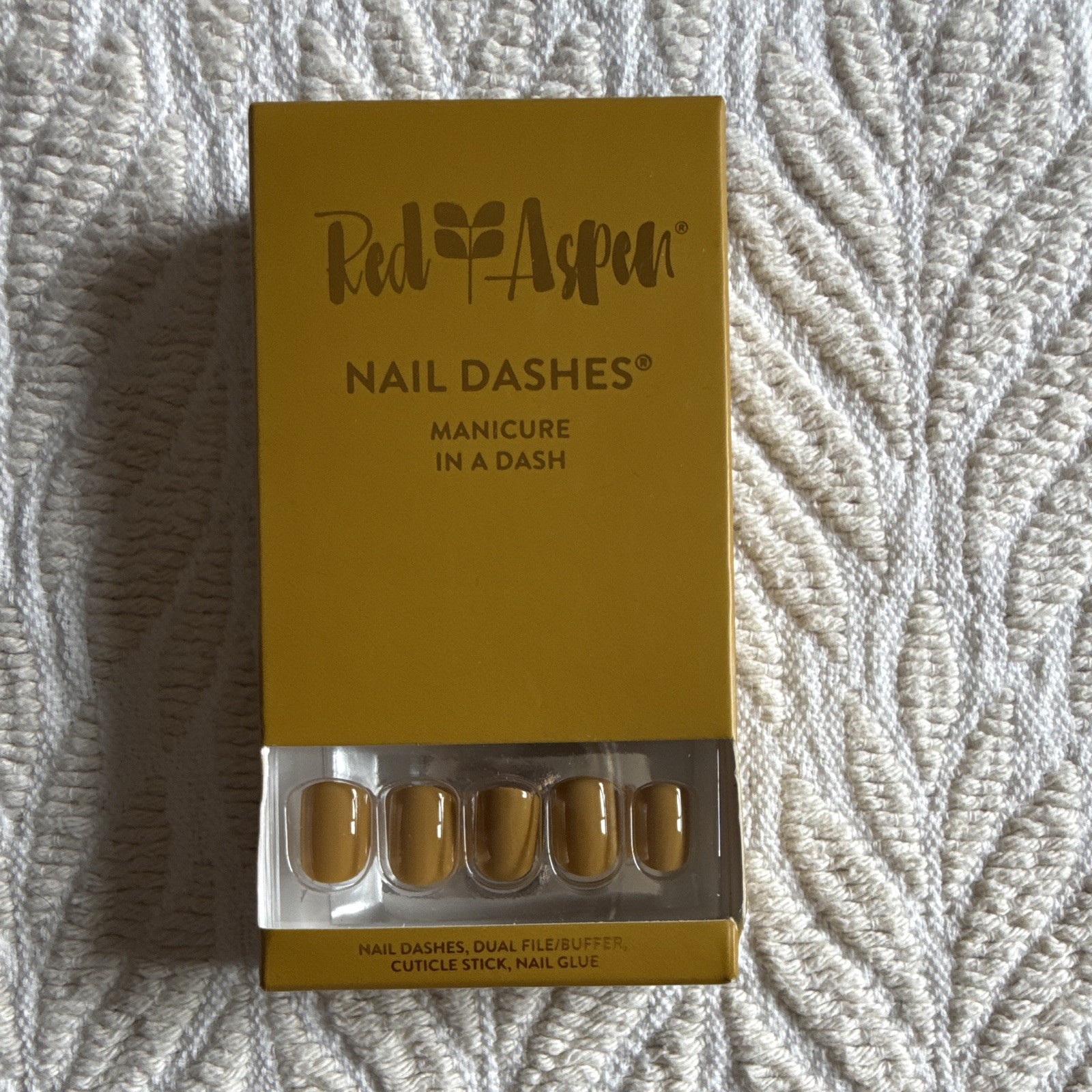 3 Red Aspen Nail Dashes, Red Matt, Red Bow, Moonlight Manicure In A Dash