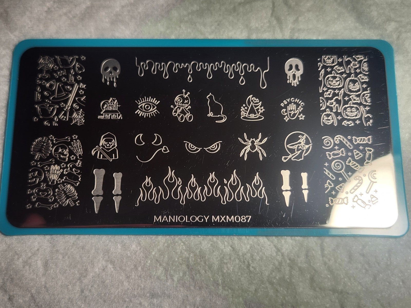 Maniology Lonely Nail Stamping Plate – MXM087 Halloween