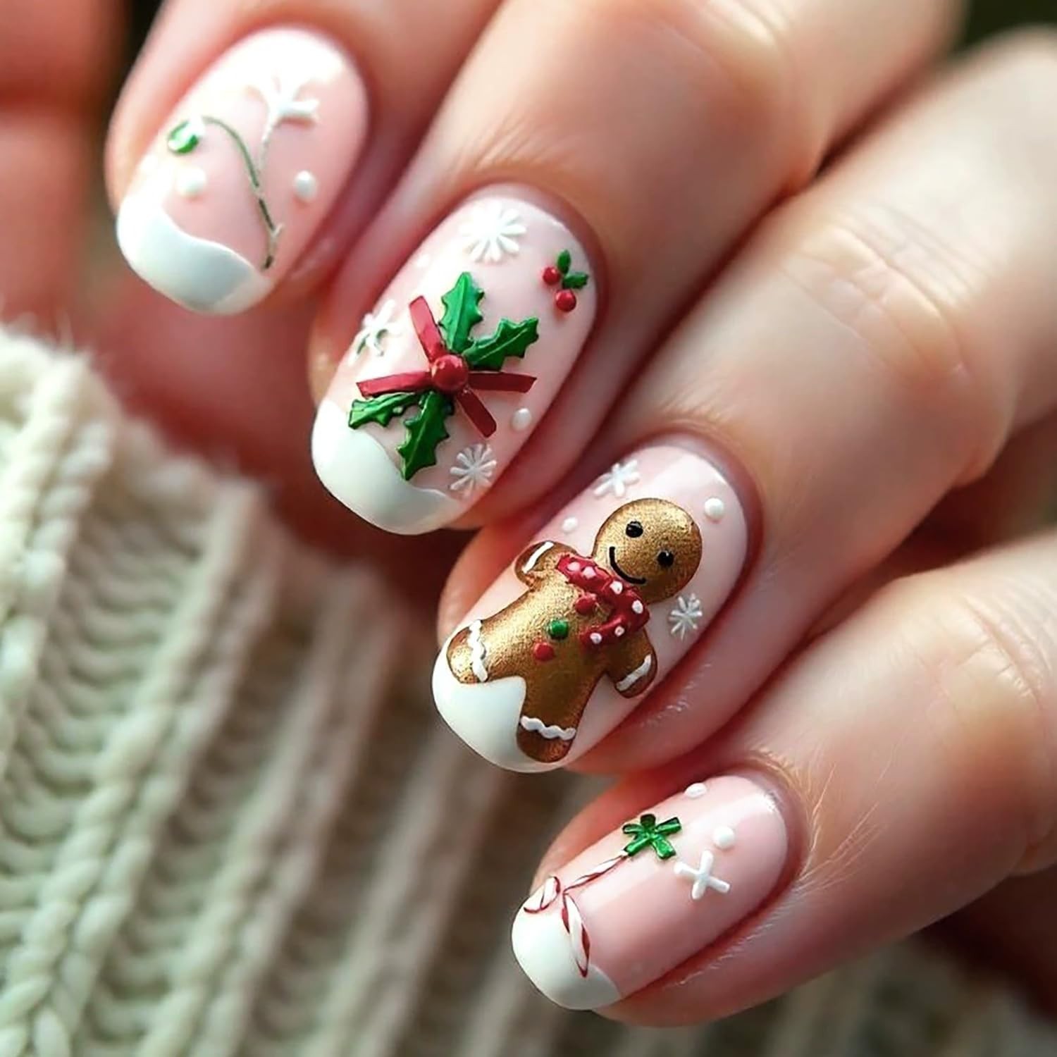 Christmas Press on Nails Short Oval Fake Nails with Snowflake Holly Gingerbre…