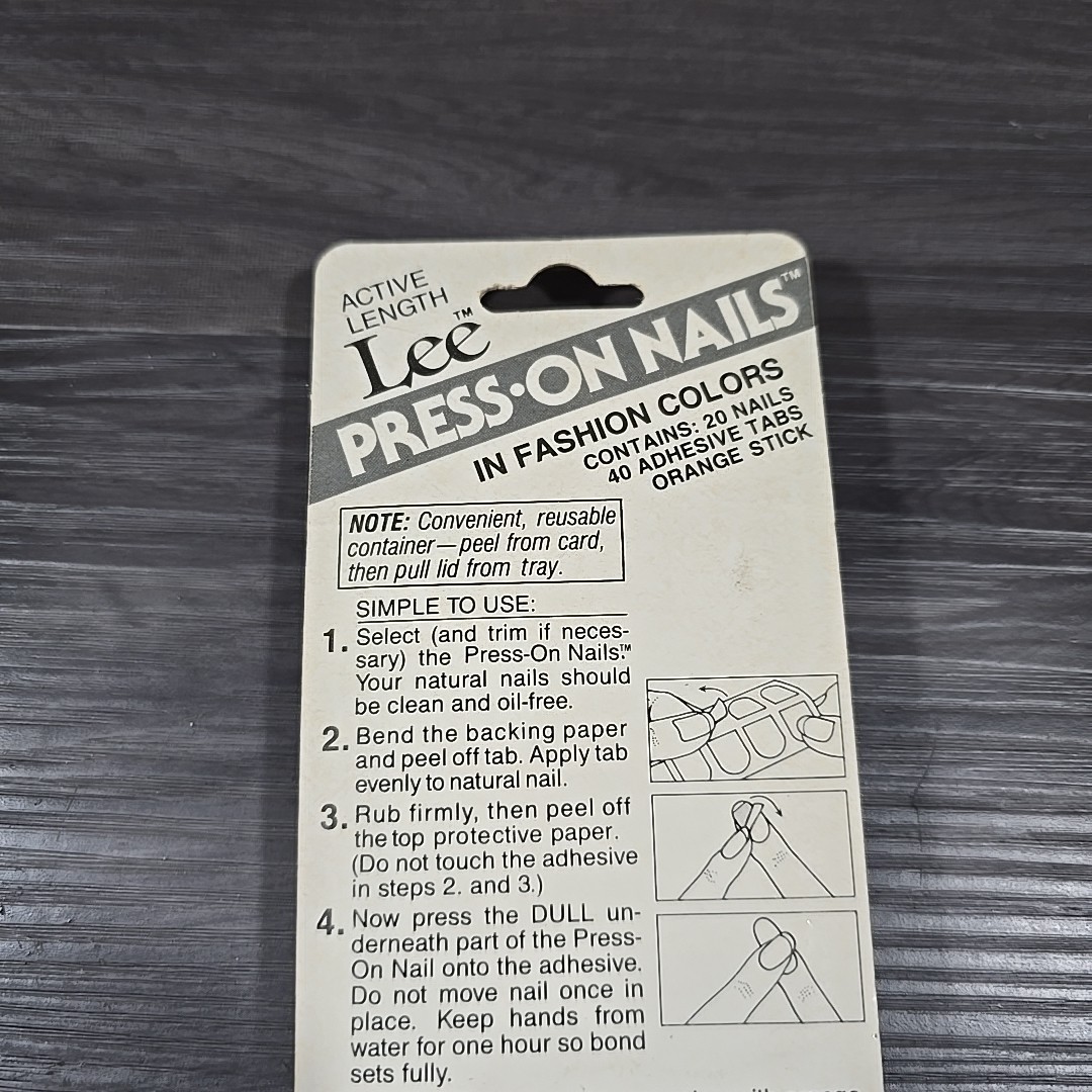 LEE Vintage NEW RARE LEE Press-On Nails Pink Lilac Mist HTF 80s Cosmetic Beauty