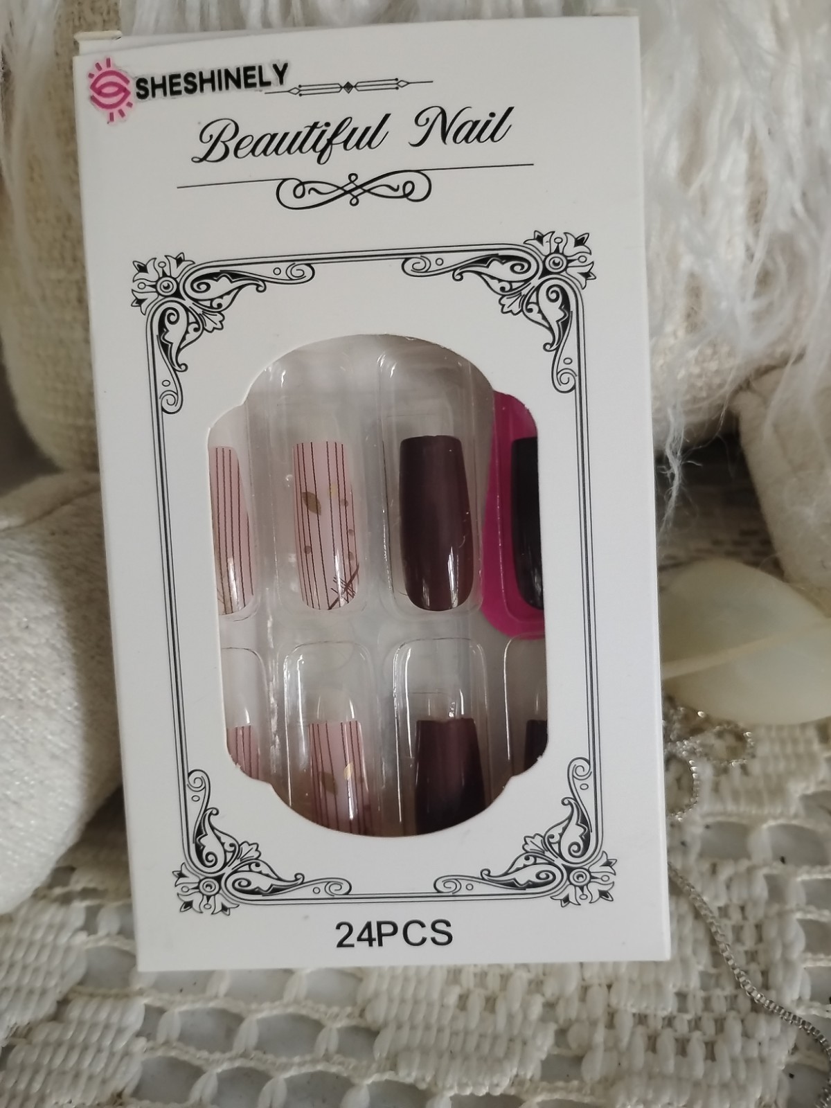 Curvlife Press-On Nails 24 PCS Brown And Line Design False Nails