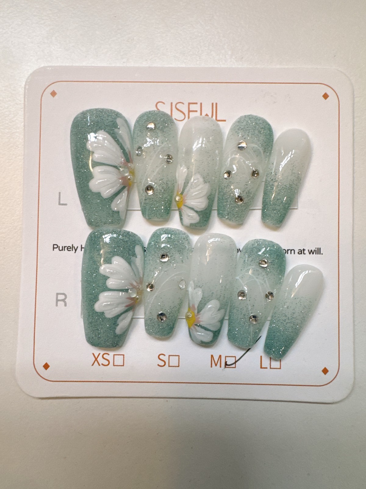 Sisful Chamomile Crystal – Handcrafted Press-On Nails with Florals
