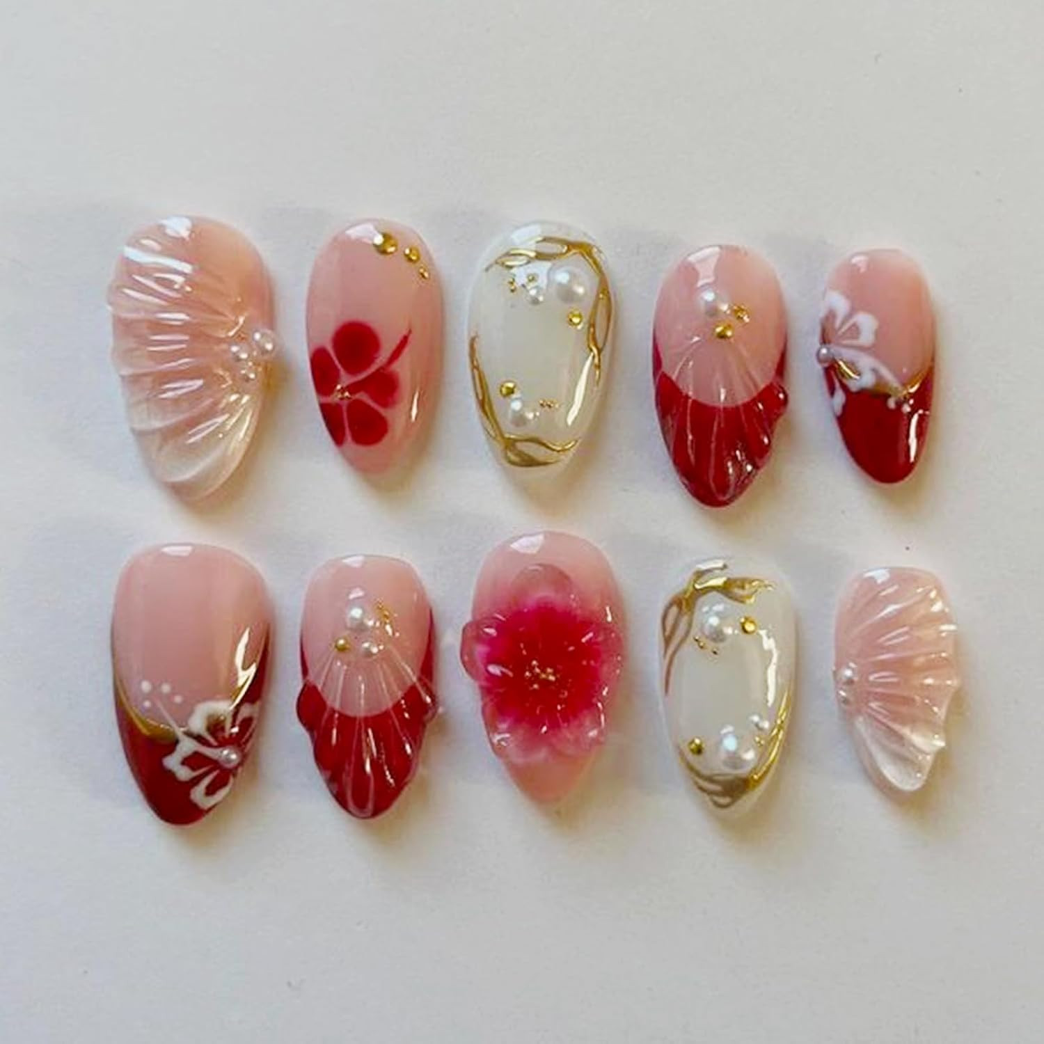 30Pcs Cute Flower Press on Nails Short Almond Fake Nails with 3D Shell Floral &