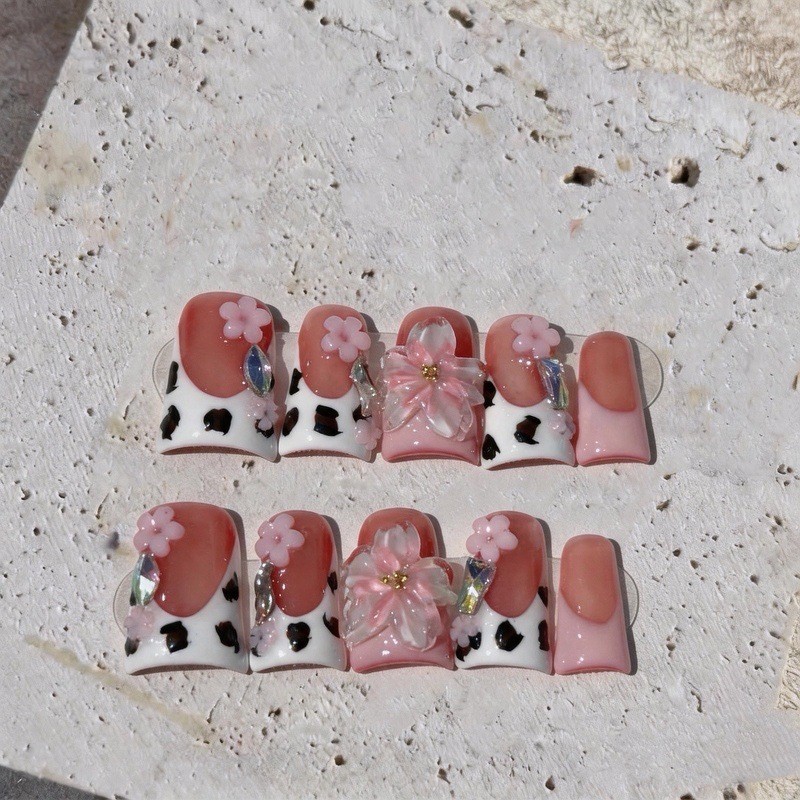 10Pcs Short Duck Pink Cow Print French Press On Nails For Dating Wholesale Use