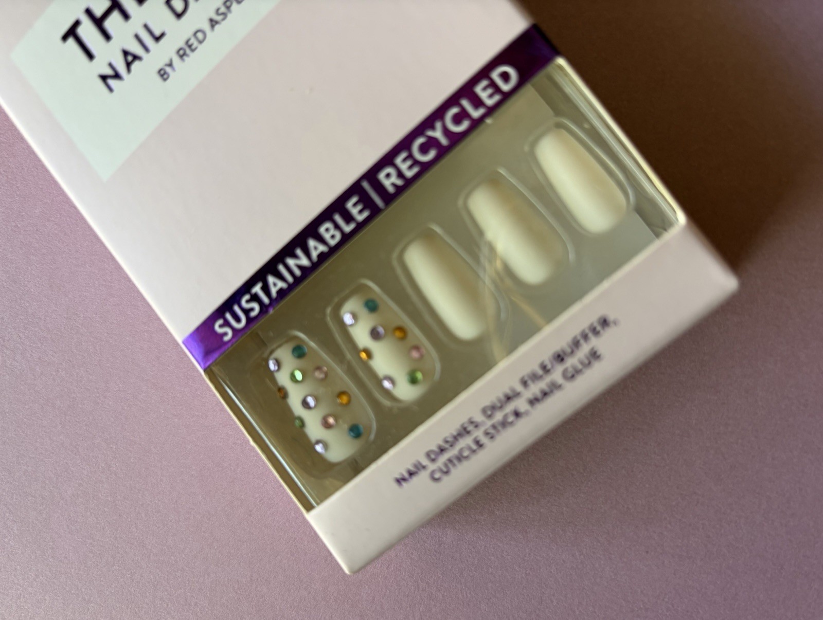 Red Aspen Press On Nails SPRINKLES PLEASE, SUSAN Medium Coffin Nail Dashes