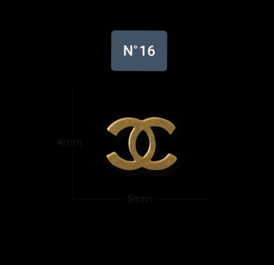 NWT NAIL ART DESIGN 4mm×5mm GOLD METAL NAIL DECALS: N°16