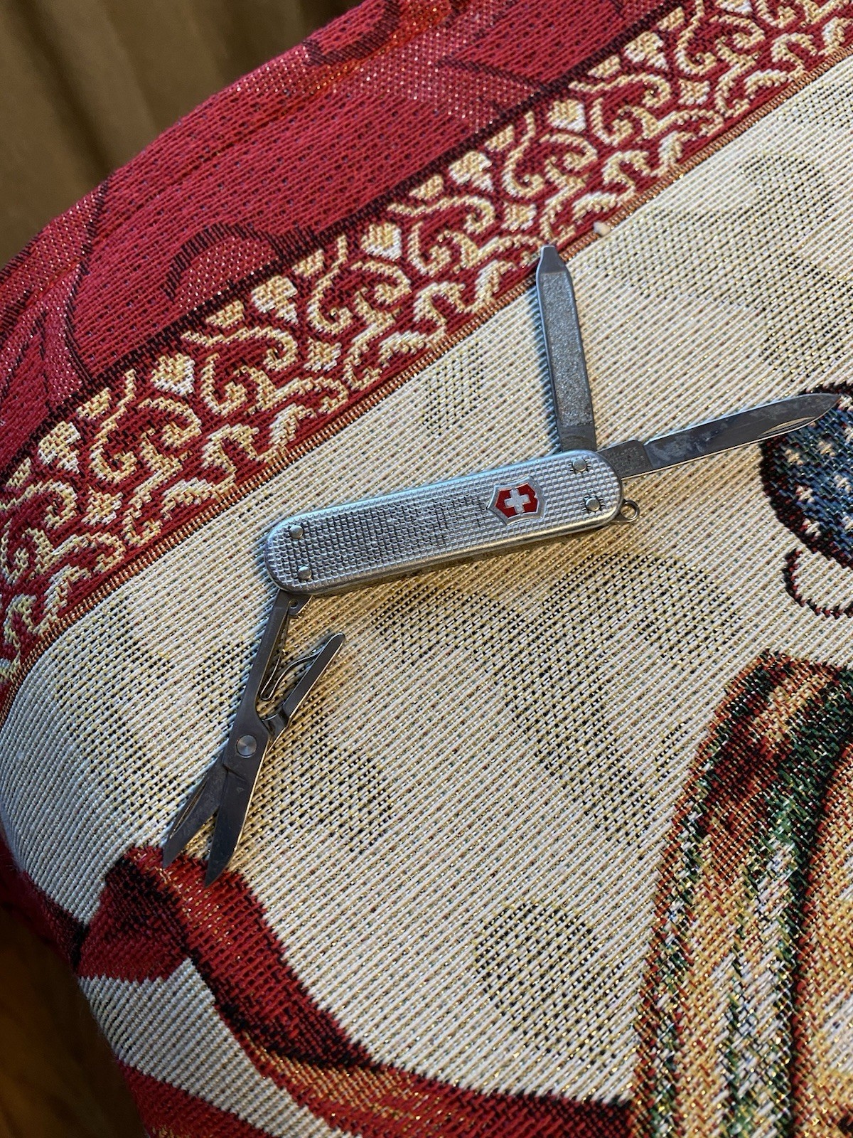 Nail Kit Swiss Army Pre Owned3”