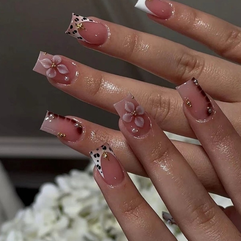 Easy Apply Leopard Print 3D Flower Press On Nail Quick Installation For Parties