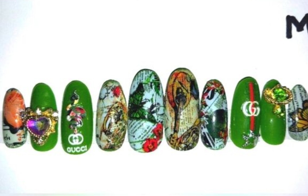 Printed custom decorative 10pc short acrylic press on nails sz medium Glue…