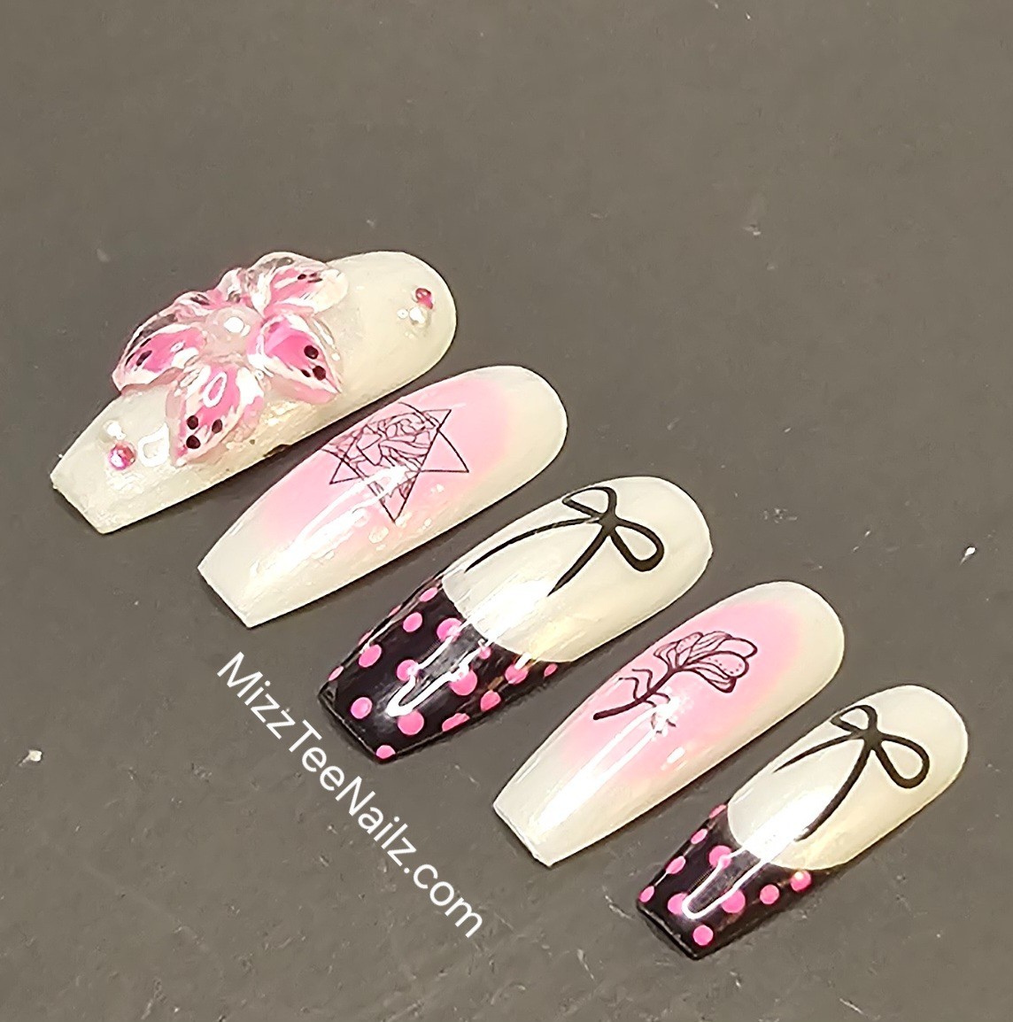 Press-On Nail Set # 104: Bloom & Bow