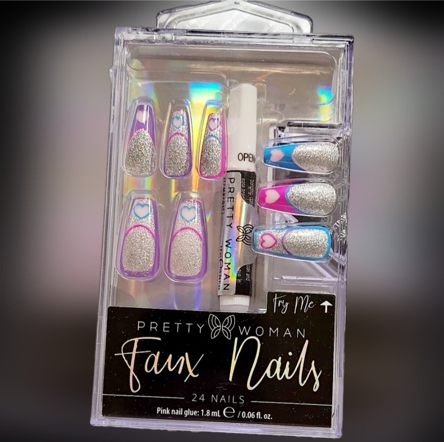 NWT PRETTY🦋WOMAN FAUX NAILS LONG GLITTERY COLOR FRENCH HEARTS+ GLUE!