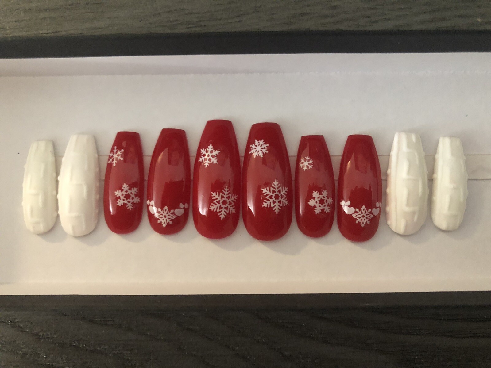 Christmas Red And White Sweater Press On Nails