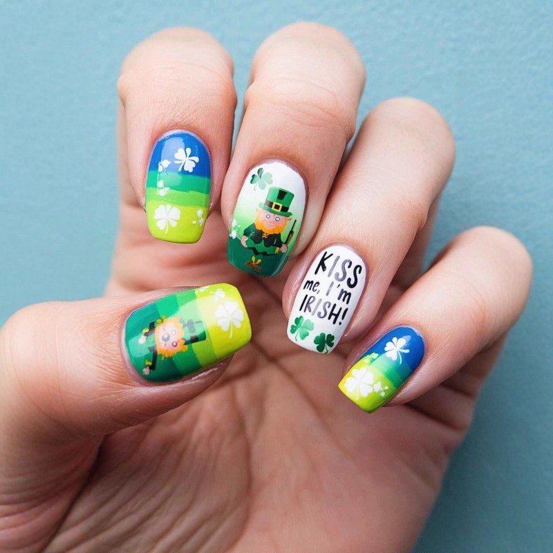 48 Pieces of Short Square Gradient Yellow Green Cartoon Clover Fake Nail Art