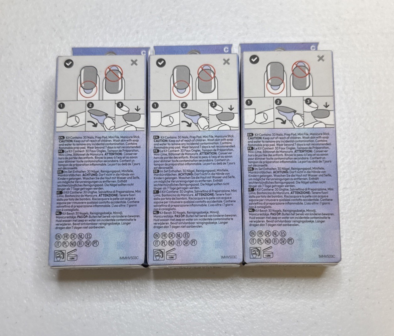 3x Kiss Peel & Press On Holiday Nails – Short/Medium -No Glue Mani