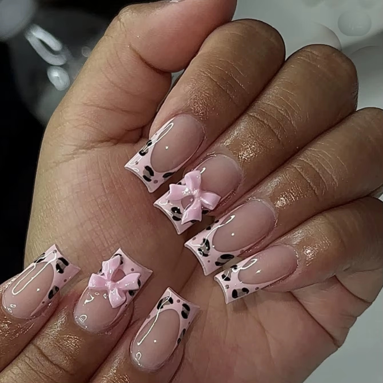 24Pcs Upgrade Your Look with Pink Leopard Print Bow Full Coverage False Nail Set