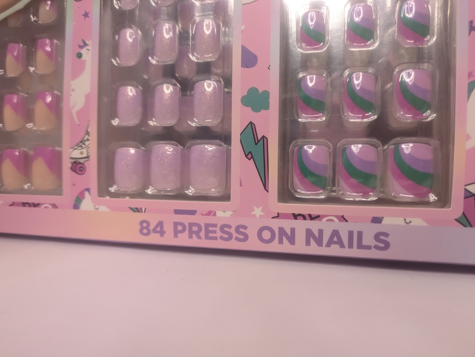 Unicorn 7-Day Acrylic 84 Press On Nail Kit And Matching Bath Bomb Girls Gift Set