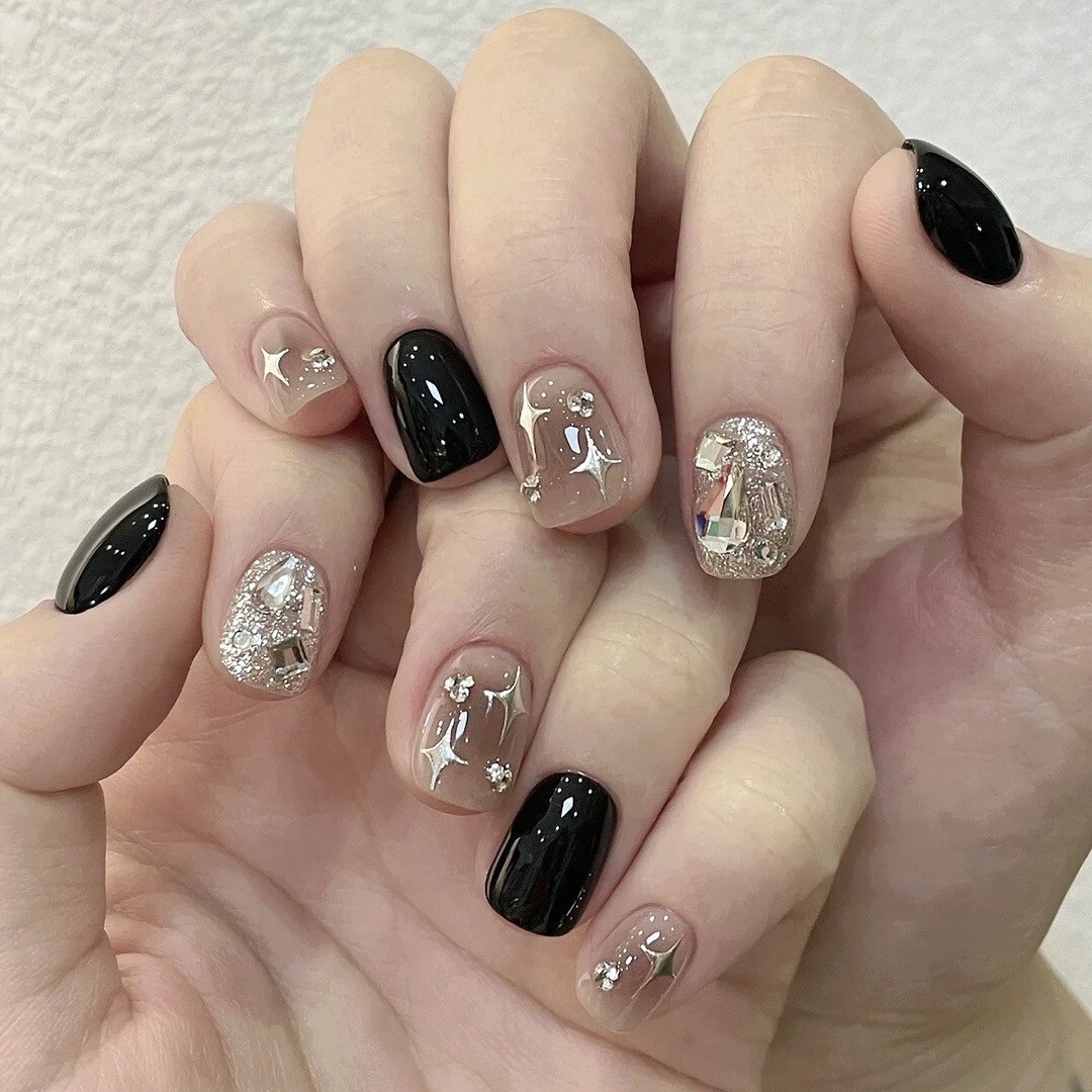 press on nails “Black with Shiny Handmade Style” Size：s