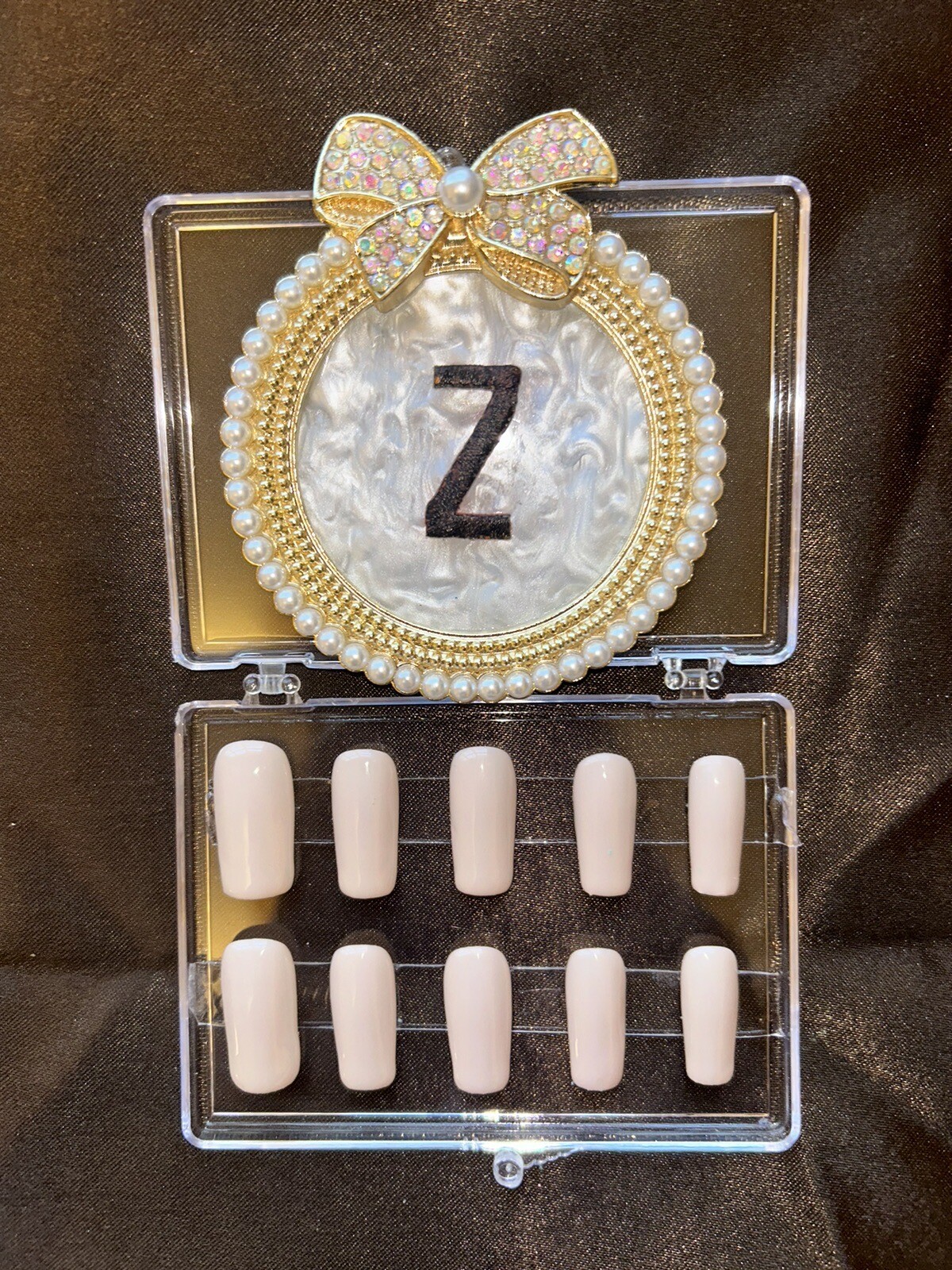 Z NAILZ! Handmade Elegant Beige M Square Shiny Press On Nails