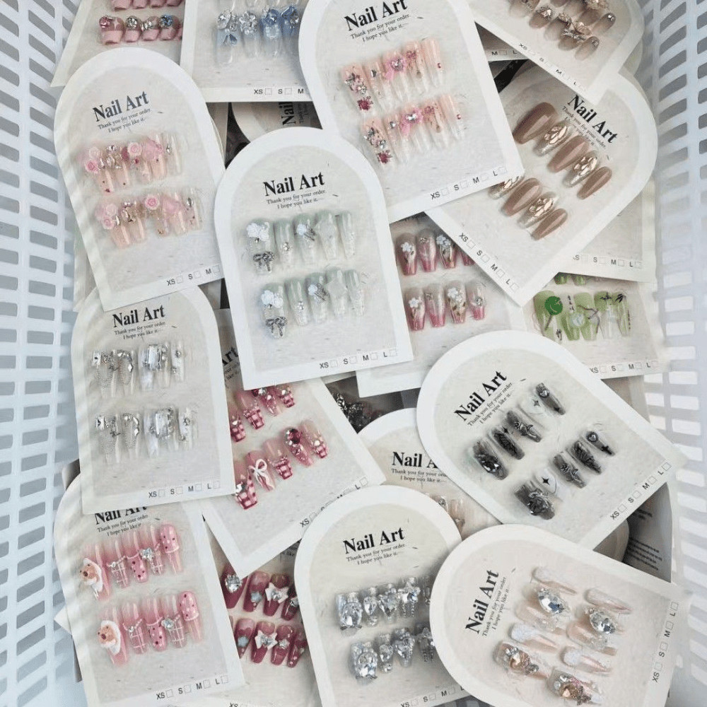 10pcs (1 Pack) High-Quality Nail Art Mystery Box Premium Press-On Nails Gift Set