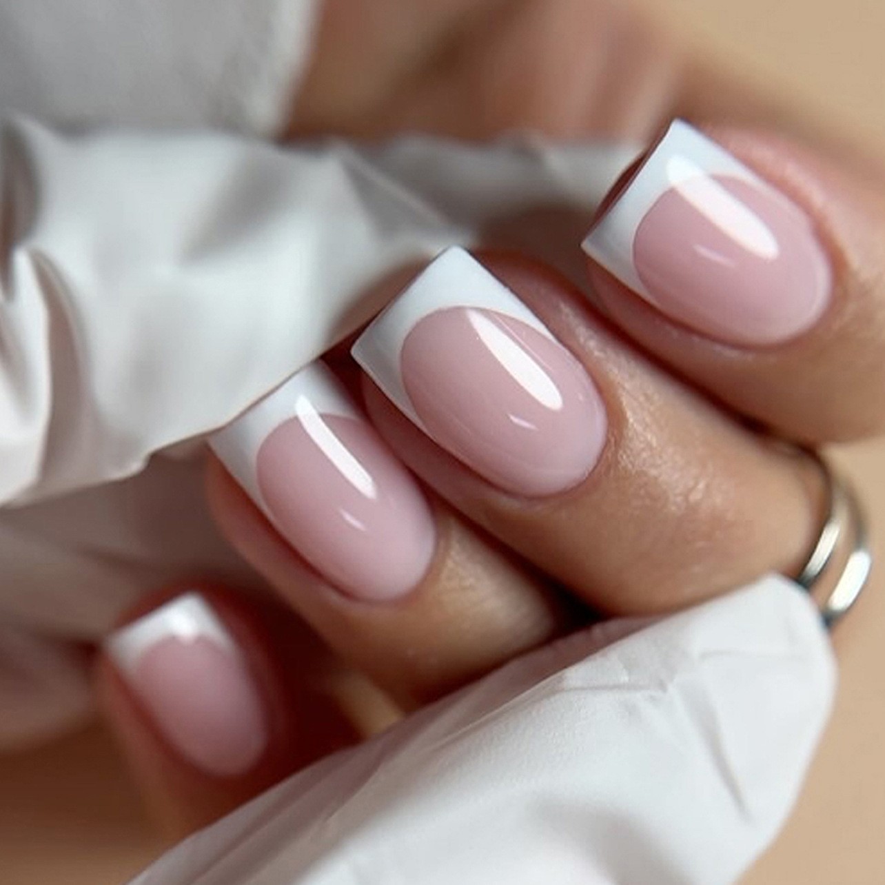 White French Tip Press on Nails Short Square False Nails Nude Pink Coffin